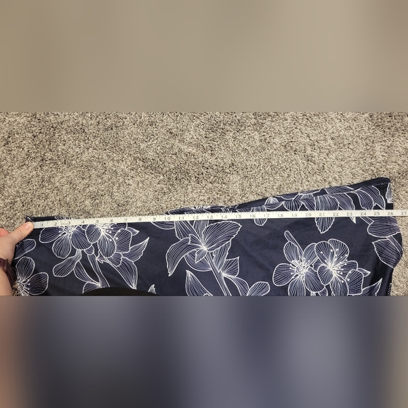 Blue and White Floral Dress with Gold Hardware Size XL - Picture 5 of 7